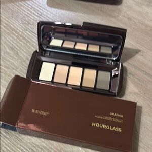 Hourglass Graphik Myth Eyeshadow Palette - Neutral Shades
